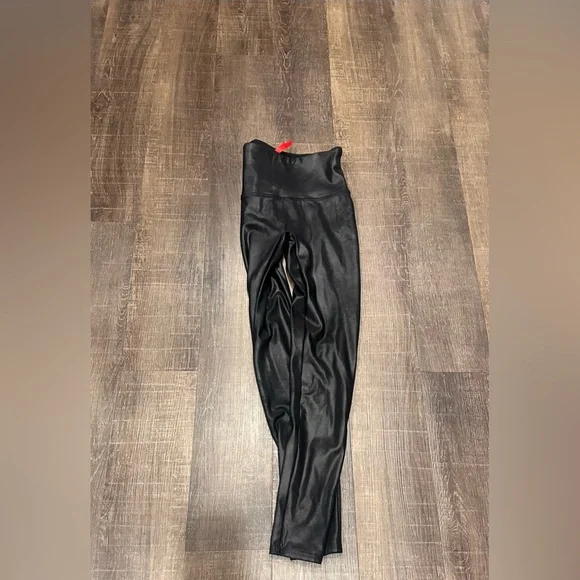 Spanx Faux Leather High Rise Very Black Leggings Size Large - Picture 3 of 8